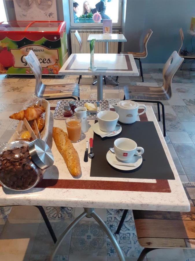 Hotel Le Kamelia 살레 외부 사진